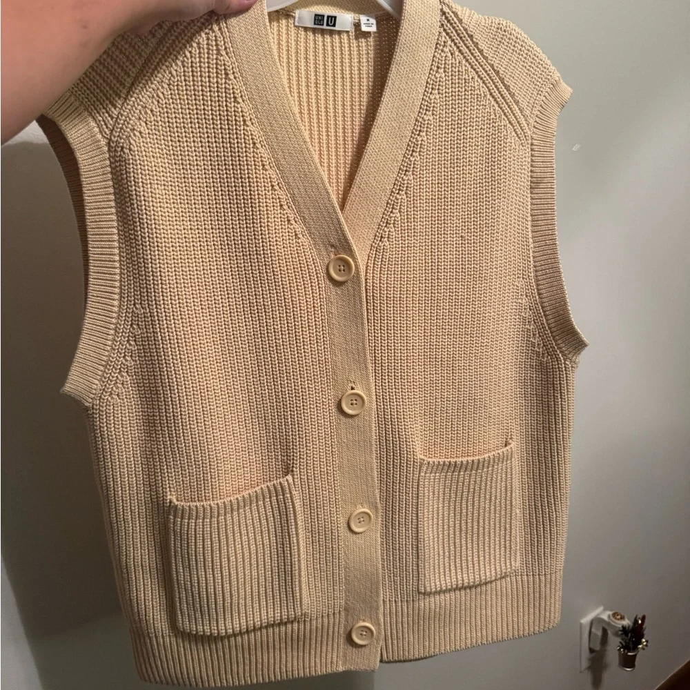 Uniqlo Women's Cardigan Sweater Vest Size M Oversized fit - SALE - medium - Picture 4 of 4